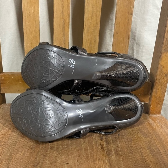 Kenneth Cole Reaction Dangle Know Heels Gray Croc Embossed Leather Beads 8.5 - Picture 7 of 7